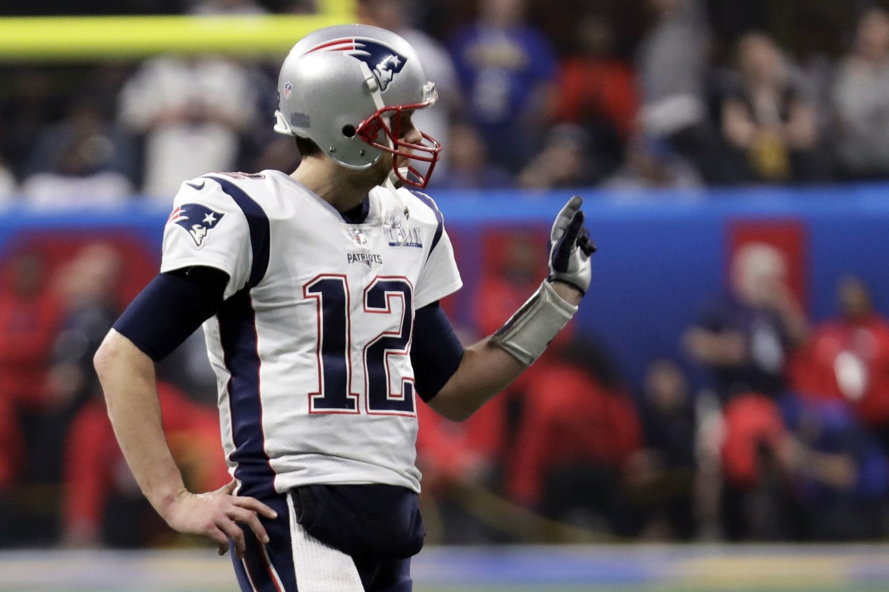 Patriots Rams Super Bowl Football